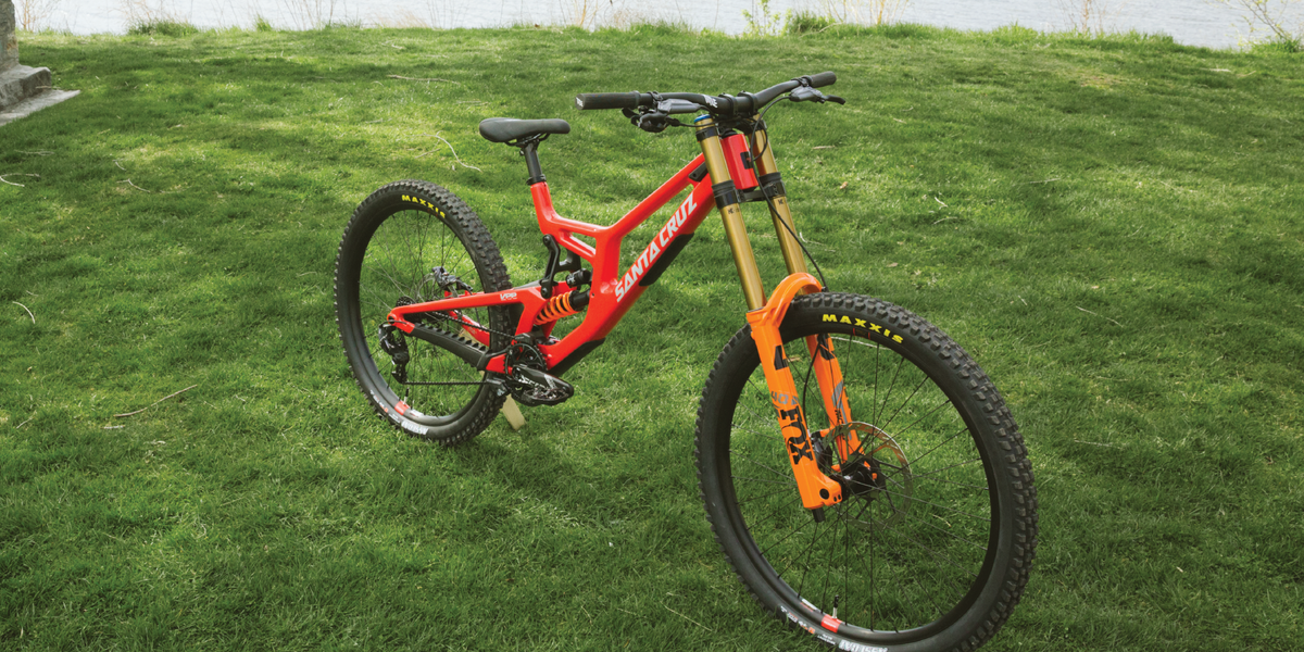 Staff Rides: Dylan's Santa Cruz V10 Downhill Machine – Title MTB Staff Rides: Dylan's Santa Cruz V10 Downhill Machine – Title MTB